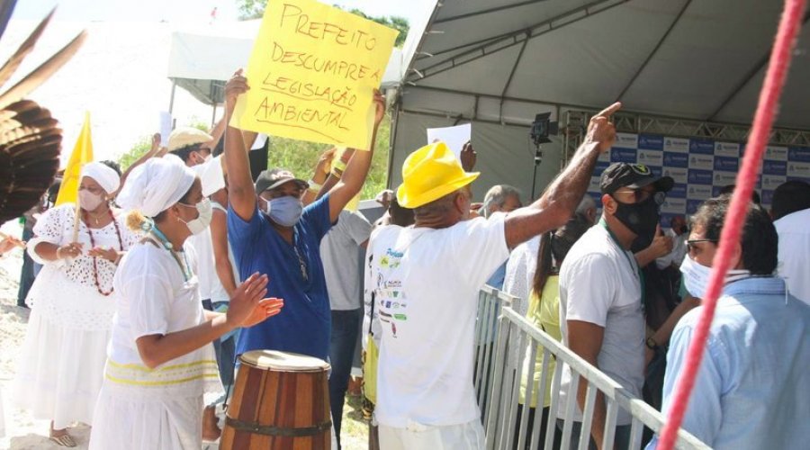 [ACM Neto e Bruno Reis enfrentam protesto religioso e ambiental nas dunas de Itapuã]