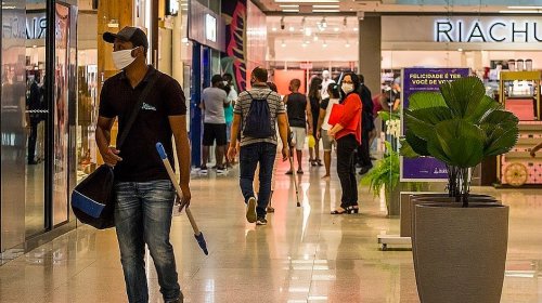 [Confira o que abre e fecha no período de Carnaval em Salvador]