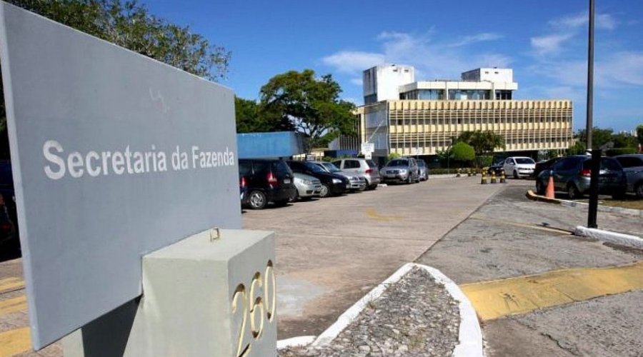 [Concurso para agentes fiscais tem salários de até 13 mil na Bahia]