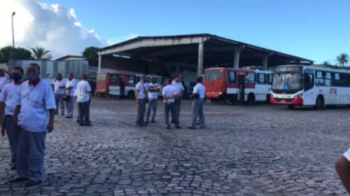 [Cerca de 40 ônibus de transporte metropolitano amanhecem sem operar em Salvador por falta de c...]