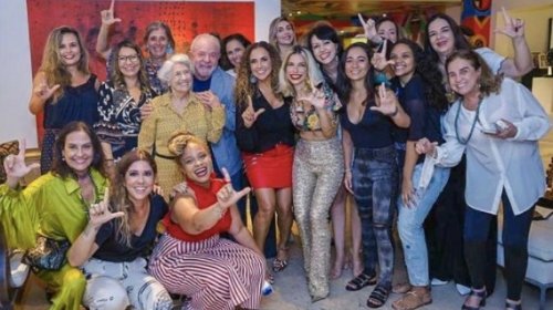 [Após lançamento de chapa petista ao Governo da Bahia, Lula festeja na casa de Daniela Mercury]