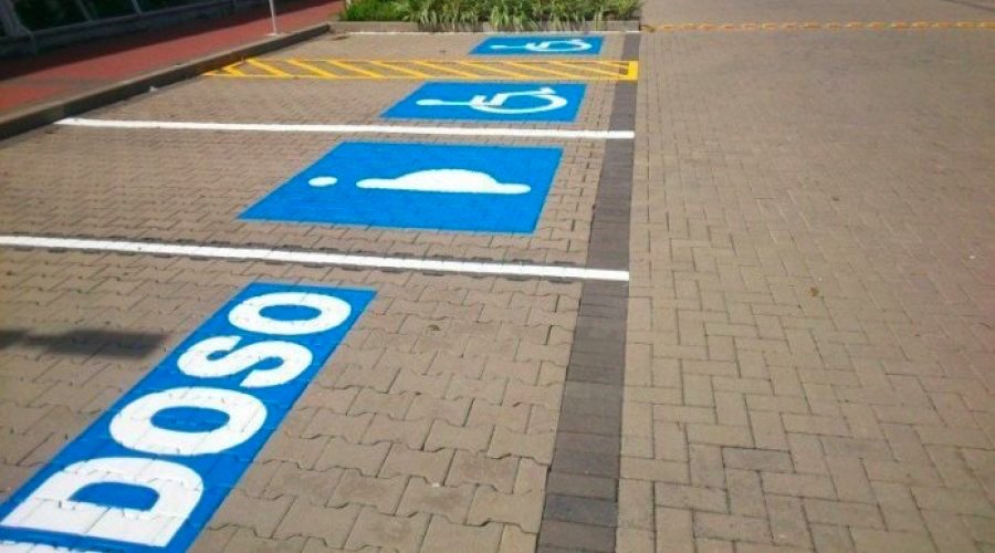 [Saiba como solicitar a credencial para vagas especiais de estacionamento]