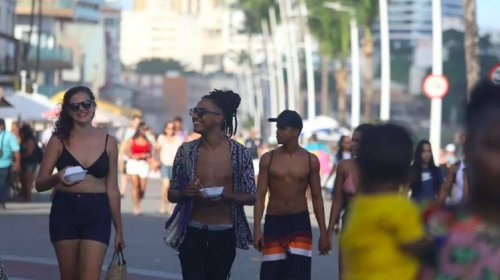 [Salvador desobriga uso de máscaras em locais fechados]