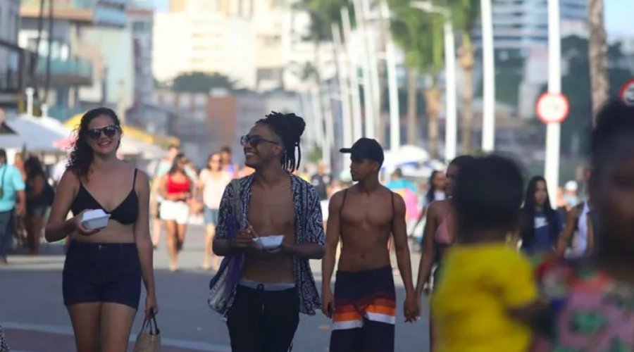 [Salvador desobriga uso de máscaras em locais fechados]