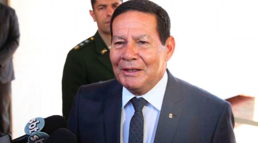 [Mourão é denunciado à Corte Interamericana após ironizar áudios sobre tortura]