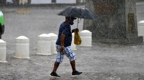 [Previsão aponta fim de semana chuvoso em Salvador]