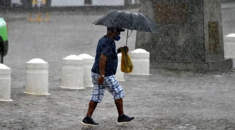 [Previsão aponta fim de semana chuvoso em Salvador]