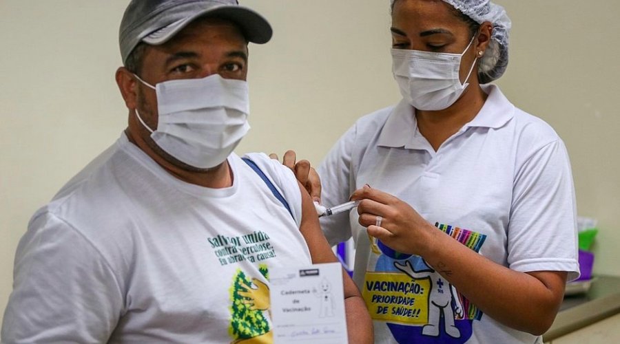 [Confira esquema de vacinação contra covid-19 em Salvador nesta quarta (4)]