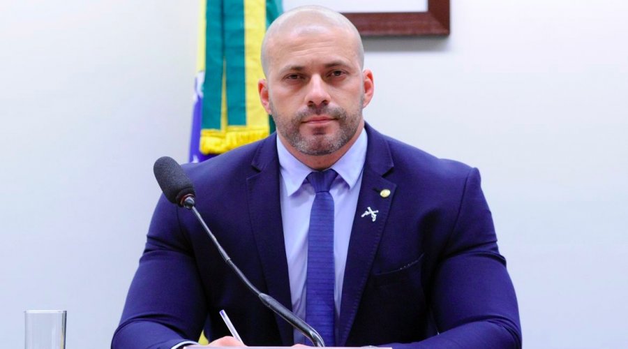 [Deputado Daniel Silveira se recusa a usar tornozeleira eletrônica]