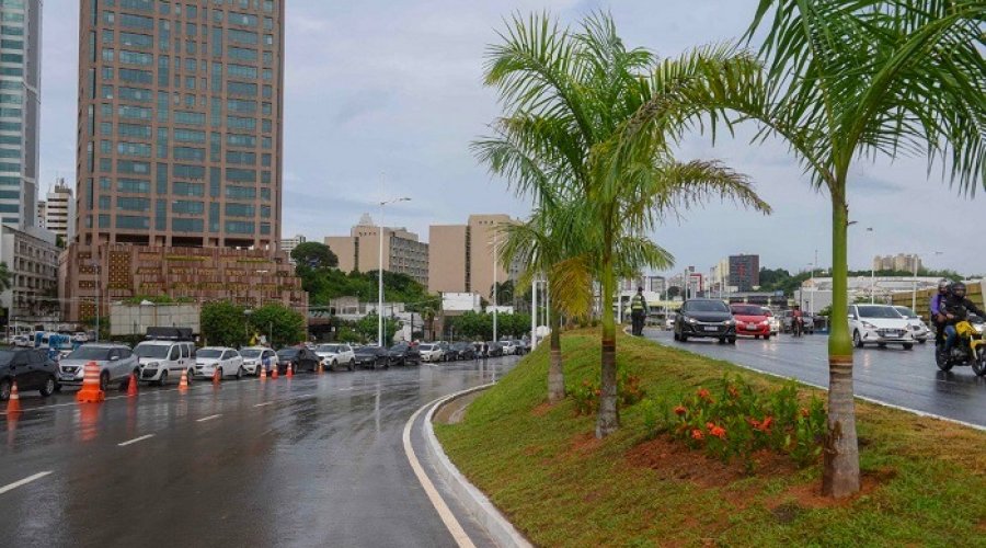 [Prefeitura entrega 1ª etapa da Nova Avenida Tancredo Neves]