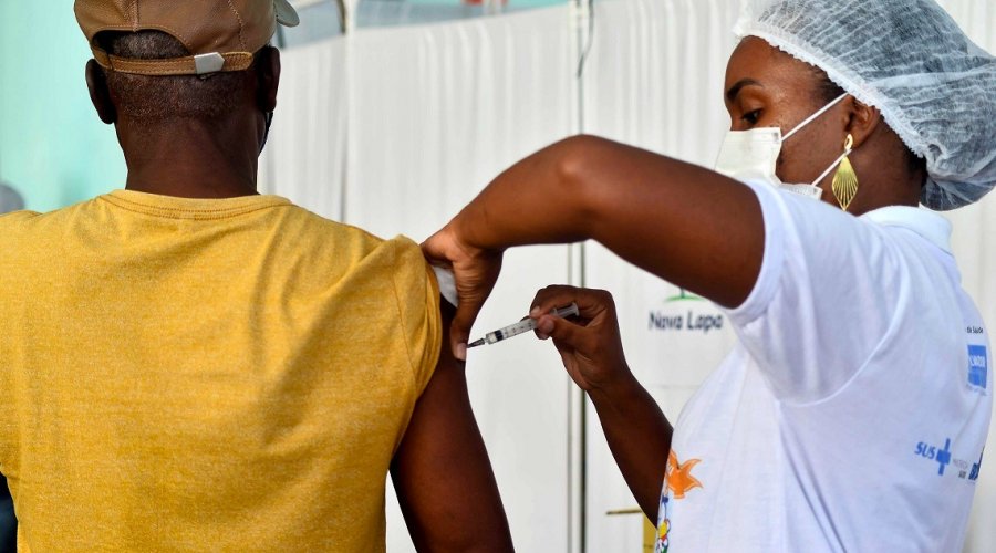 [Vacinação contra a Covid-19 segue nesta terça-feira em Salvador]