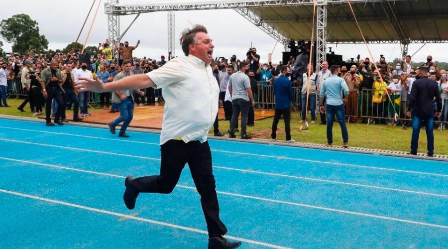 [Bolsonaro foge de debates e diz que só participará em eventual 2º turno]