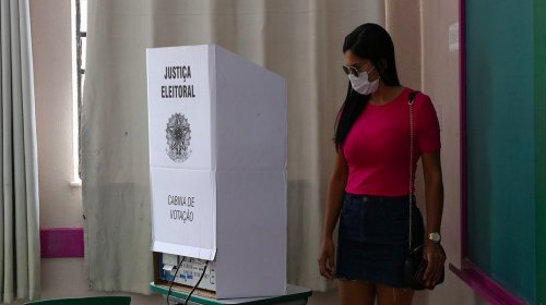 [Mulheres compõem a maioria do eleitorado brasileiro, com 53% do total habilitado a votar]