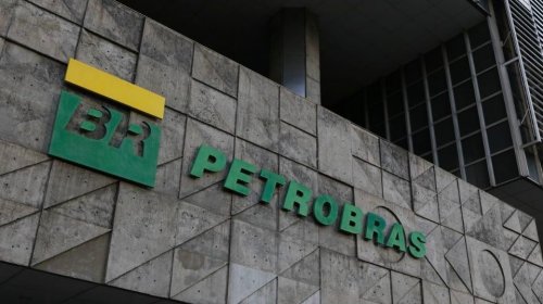 [Petrobras anuncia nova redução do preço da gasolina na véspera do início da campanha eleitoral]