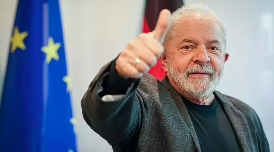 [Pesquisa Ipec: Lula segue na liderança com tem 44% das intenções de voto e Bolsonaro 32%]