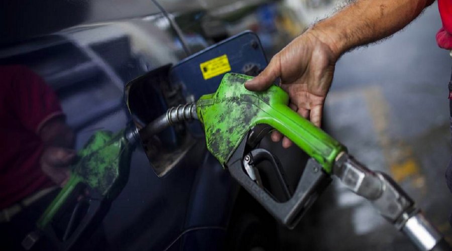 [Gasolina cai mais de R$ 0,20 em duas semanas e é encontrada a R$ 5,40]