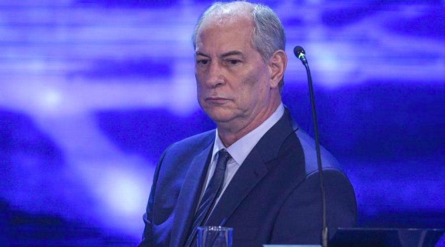 [Ciro Gomes apaga tweet com crítica etarista a Lula]