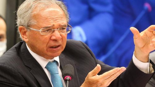 [Paulo Guedes sugere vender praias brasileiras para estrangeiros por US$ 1 bilhão]