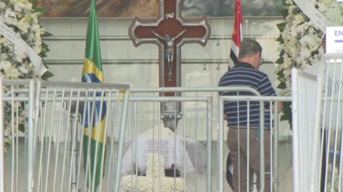 [Corpo de Gal Costa chega à Assembleia Legislativa de São Paulo, onde será velado]