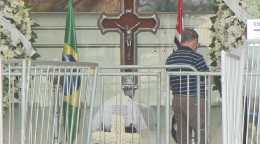 [Corpo de Gal Costa chega à Assembleia Legislativa de São Paulo, onde será velado]