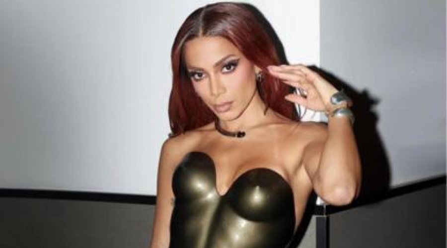 [Anitta leva prêmio nos EUA e exalta cantoras: 'Para as outras indicadas']