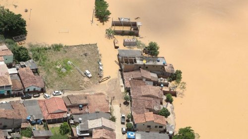 [Mais de 30 municípios baianos são afetados pela chuva e número de desalojados passa de 3,6 mil...]