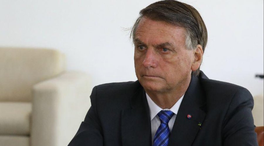 [Bolsonaro entra em pânico após Lula assinar MP que visa derrubar os sigilos]