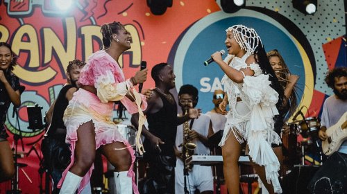 [Larissa Luz e Liniker transformam Varanda da Folia em palco de representatividade]