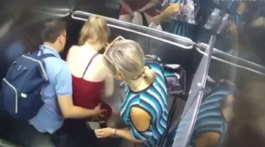 [Vídeo mostra mulher entrando em trabalho de parto e dando a luz em elevador]