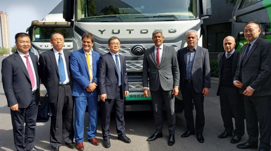 [Jerônimo Rodrigues inicia negociação para atrair fábrica chinesa de ônibus elétrico para a Bahia ]