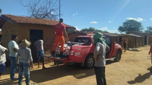 [Corpo de Bombeiros Militar da Bahia distribui seis mil cestas básicas do Bahia Sem Fome para p...]