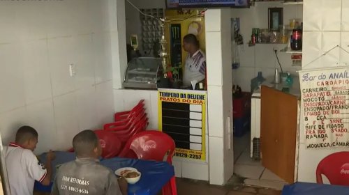 [Morre idoso de 75 anos baleado enquanto tocava violão em bar de Salvador]