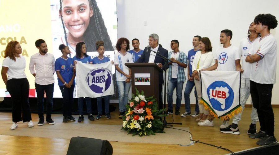 [Governador instala Comitê Estadual Intersetorial de Segurança nas Escolas e apresenta plano de ação Escola Segura]