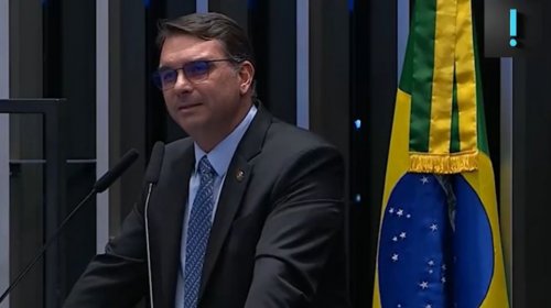 [Vídeo: Flávio Bolsonaro “chora” no plenário do Senado e acusa Alexandre de Moraes de 