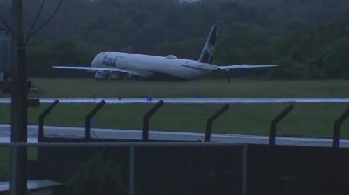 [Avião ultrapassa limite de pista e para em área de matagal durante pouso no Aeroporto Internac...]