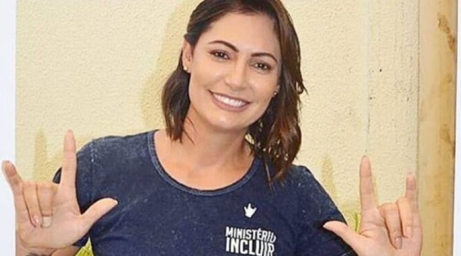 [PF identifica depósitos em dinheiro vivo para Michelle Bolsonaro em investigação de esquema de desvio de recursos e rachadinhas]