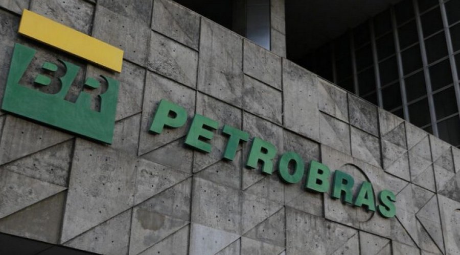 [Petrobras aprova nova política de preços para gasolina e diesel]