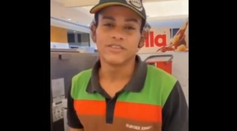 [Vídeo: Funcionário do Burger King urina na roupa porque não é permitido deixar o posto de trabalho]