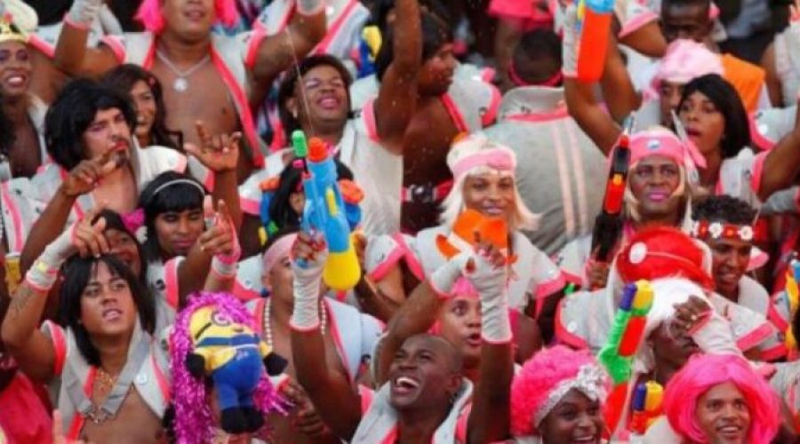 [Assembleia proíbe pistolas de água em festas de rua e reestrutura Corpo de Bombeiros]