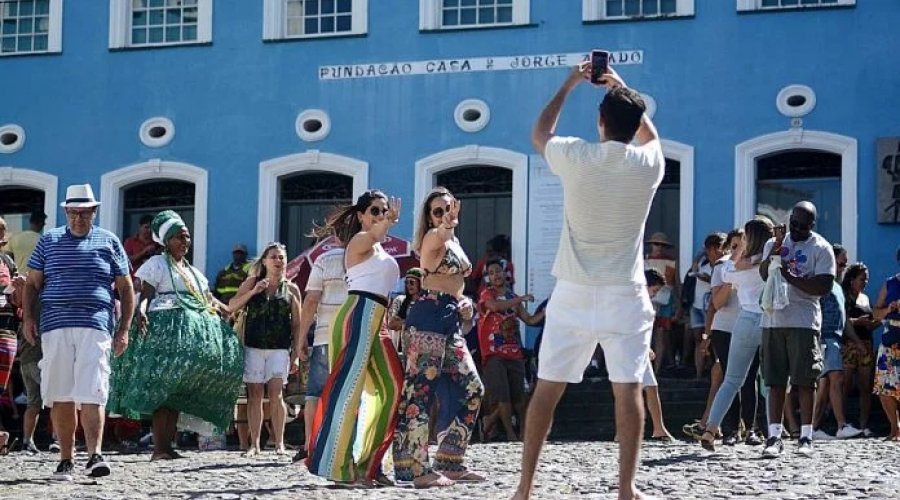 [Secretaria de Turismo investe na atração de turistas da América do Sul para a Bahia]