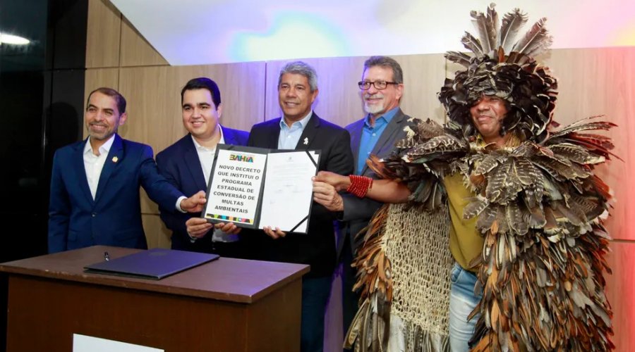 [Governador Jerônimo assina decretos para regulamentar ações de preservação do meio ambiente]