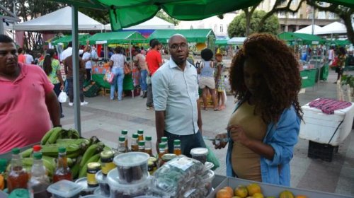 [Alimentos da agricultura familiar estão na VII Feira da Reforma Agrária em Salvador]