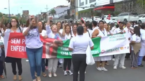 [Profissionais de enfermagem protestam em Salvador para cobrar piso salarial]