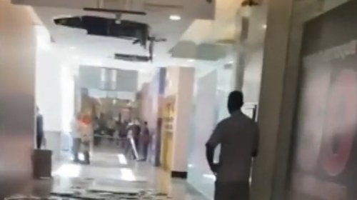 [Parte de teto de shopping desaba após vazamento de tubulação em Salvador; ninguém ficou ferido]