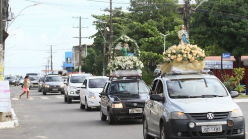 [Devotos celebram a festa de São Cristóvão, protetor dos motoristas e dos viajantes]