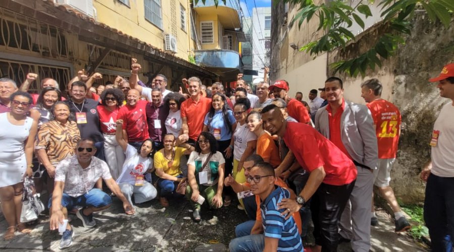 [Confusão em encontro do PT mostra divisão do partido sobre eleição de Salvador]