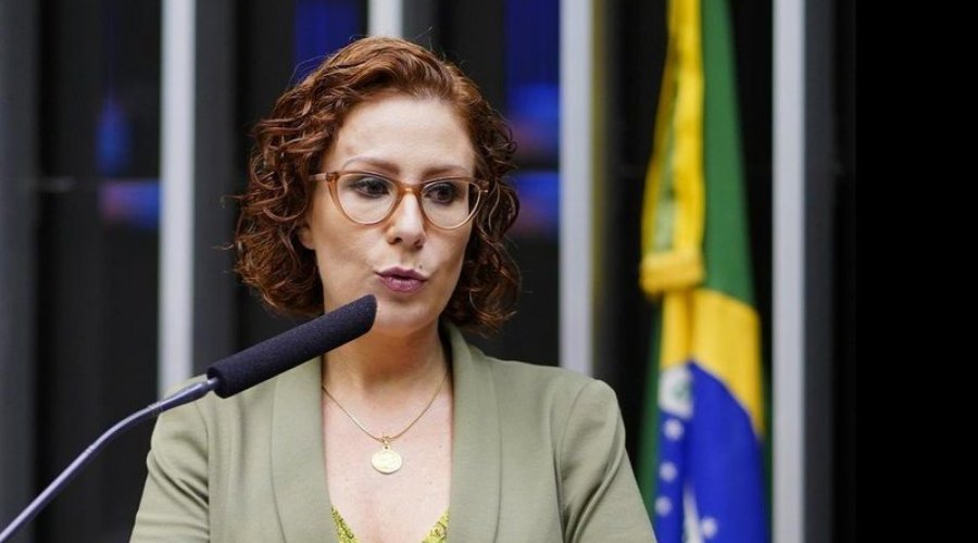 [URGENTE: Carla Zambelli na mira do STF]