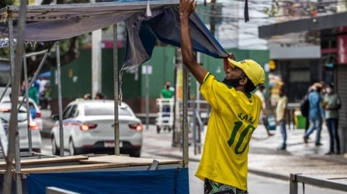 [Mais de 7,7 mil ambulantes se cadastraram para trabalhar nas festas de Verão]