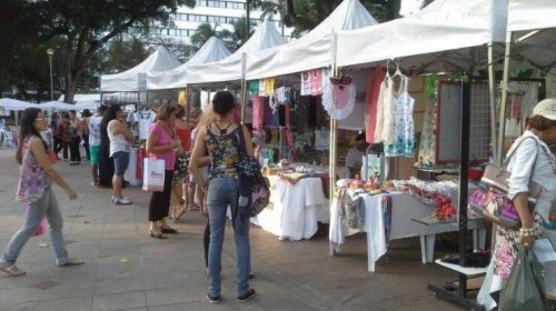 [Praça do Campo Grande recebe mais uma edição da tradicional Feira de Artes na Primavera]