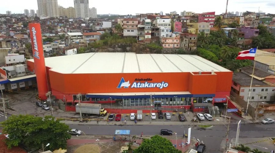 [Empresa de investimentos compra rede de supermercados da Bahia; estimativa é de cerca de 20 mil novos empregos diretos]